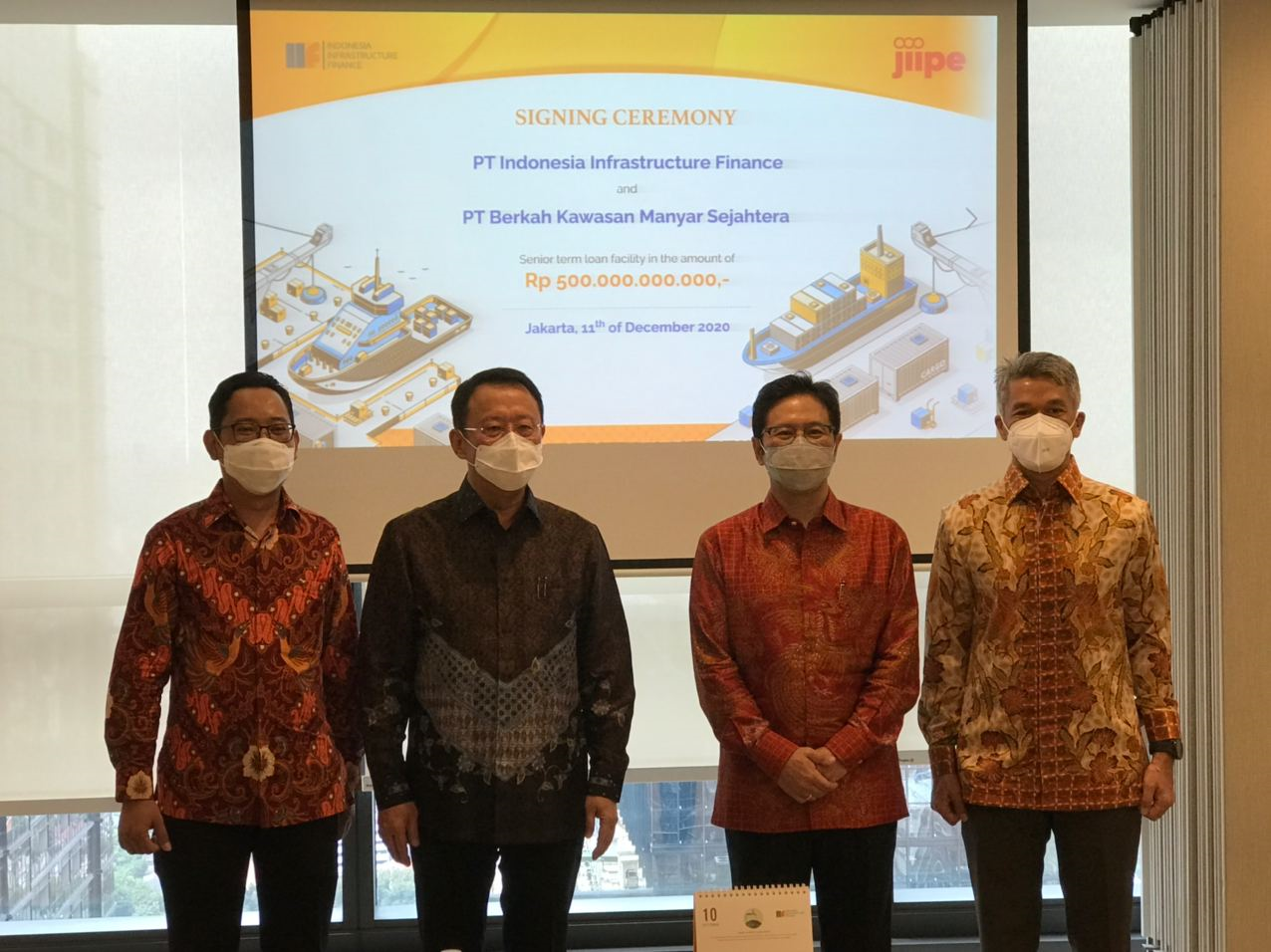The signing of IDR 500 billion loan